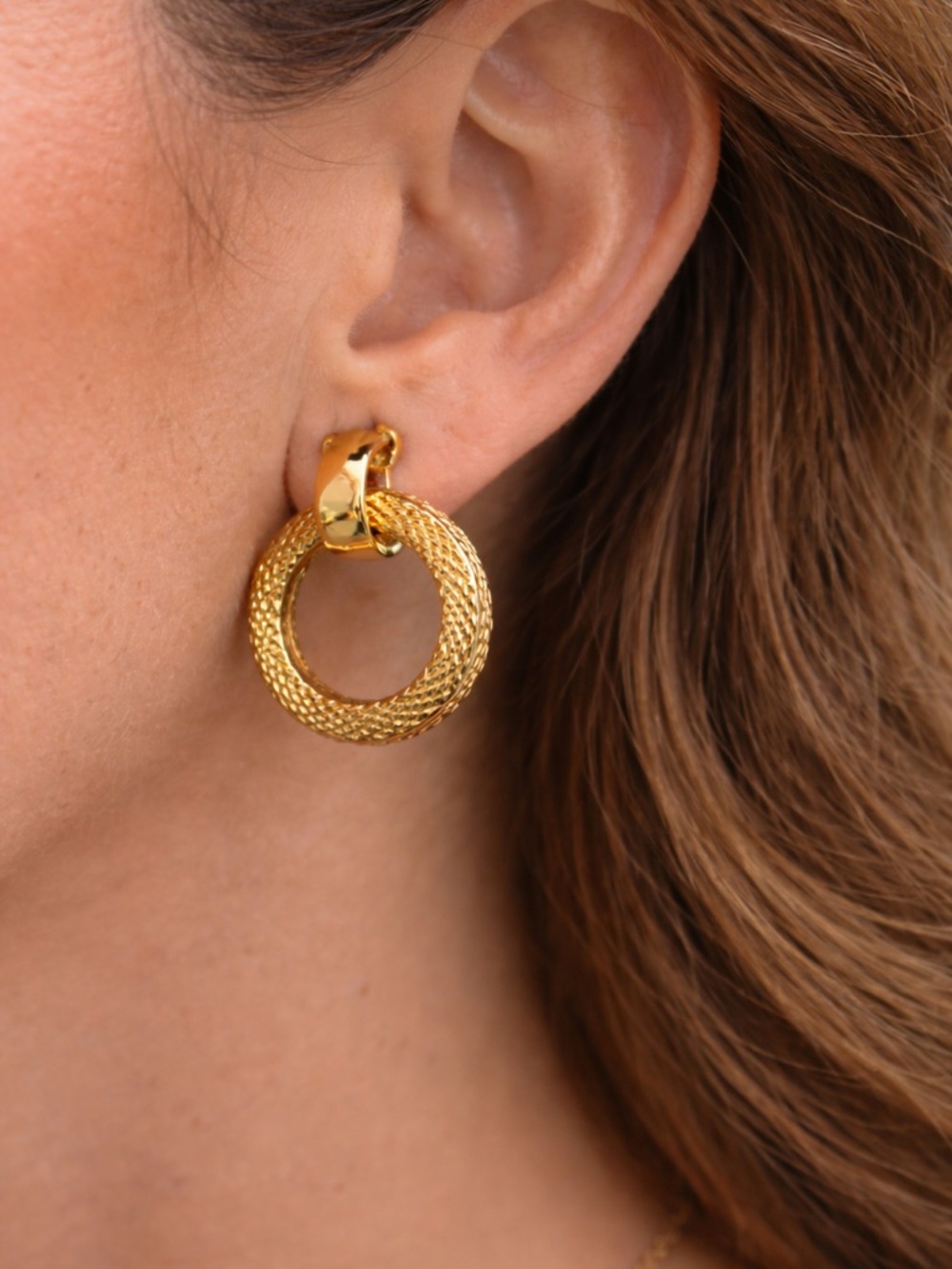 Vintage Gold Tone Clip-On Hoop Earrings Textured Herringbone 3/4”